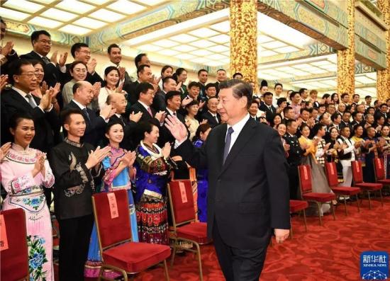 奏響鑄牢中華民族共同體意識(shí)的時(shí)代強(qiáng)音——寫在第六屆全國少數(shù)民族文藝會(huì)演閉幕之際